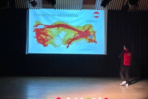 RAİF DİNÇKÖK KÜLTÜR MERKEZİ 