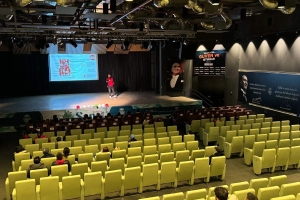 RAİF DİNÇKÖK KÜLTÜR MERKEZİ 