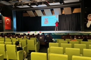 RAİF DİNÇKÖK KÜLTÜR MERKEZİ 