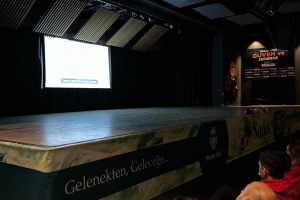 RAİF DİNÇKÖK KÜLTÜR MERKEZİ 